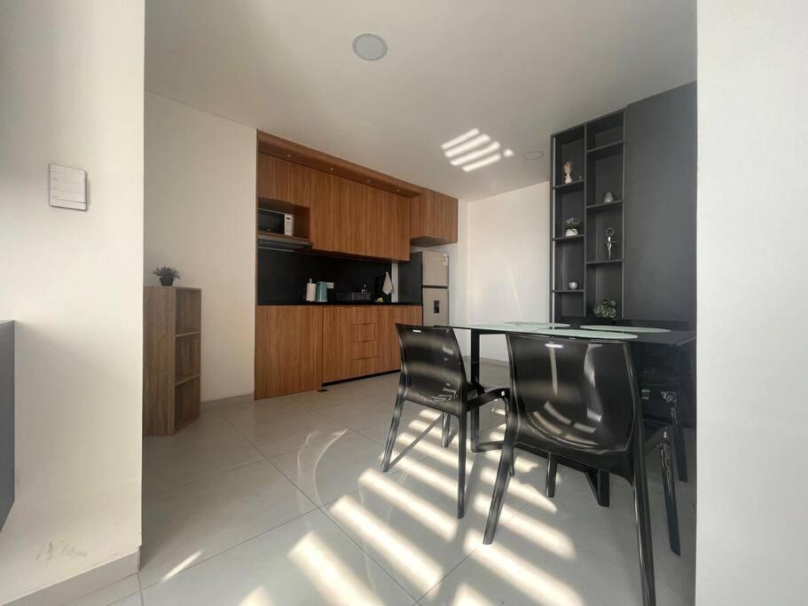 Bonito Departamento con Wifi y AC en Equipetrol - 4