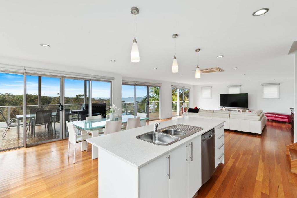 Three Sisters at Long Beach managed by Batemans Bay Accom, Long Beach