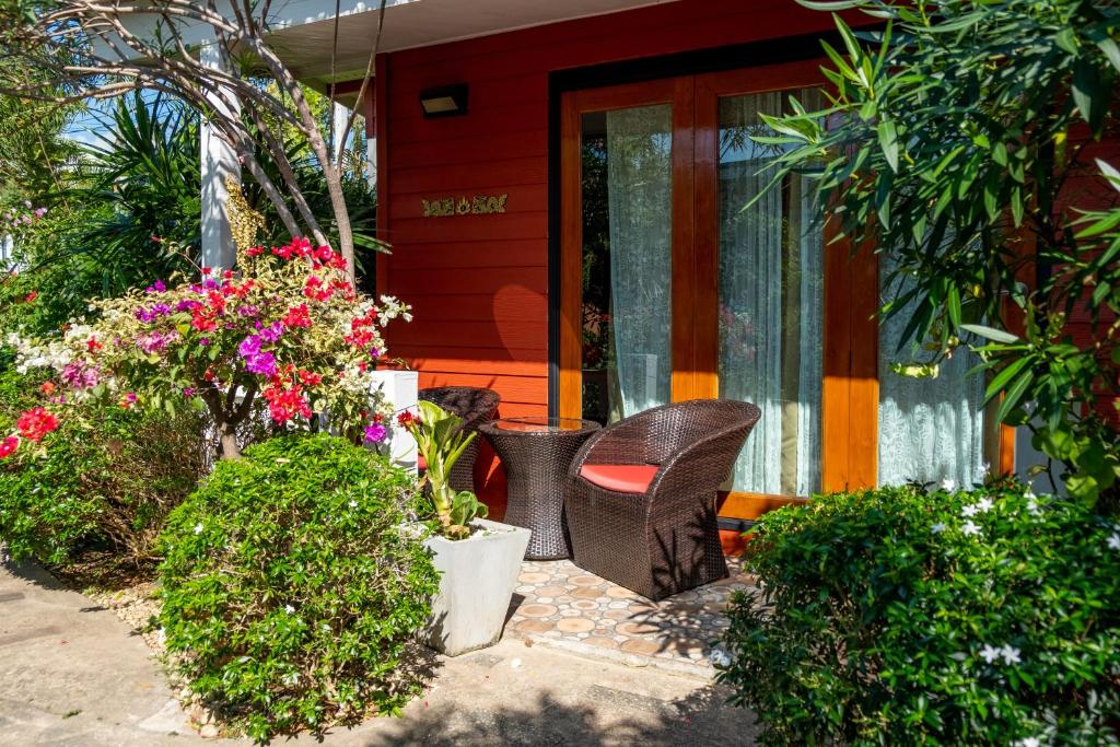 Exterior view, Thai Smile Bungalows in Koh Lanta