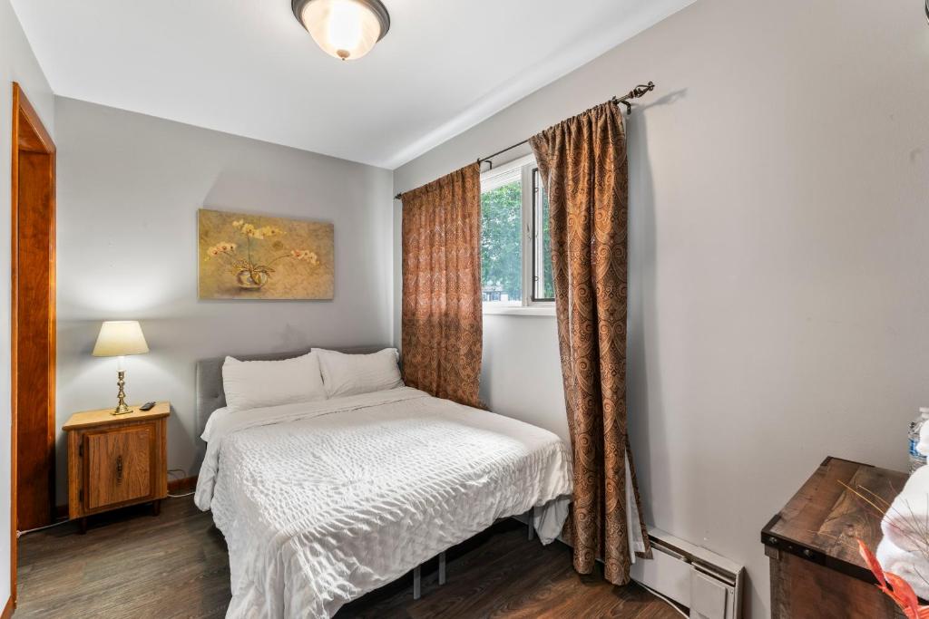 Compact But Cozy Too, Anchorage