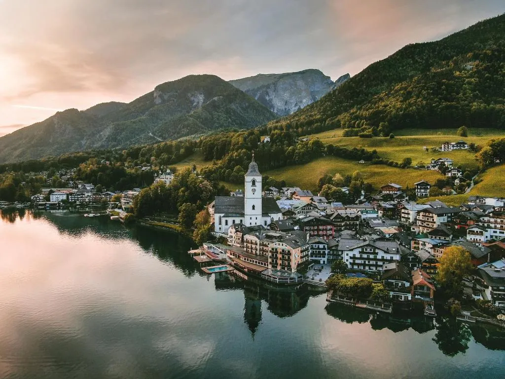 Romantik Hotel Im Weissen Rössl am Wolfgangsee, hotel in St. Wolfgang