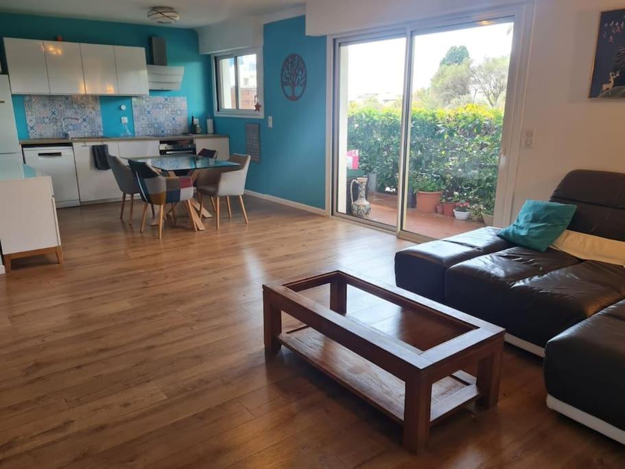 Appartement avec terrasse, piscine et garage à 400m plage - 2
