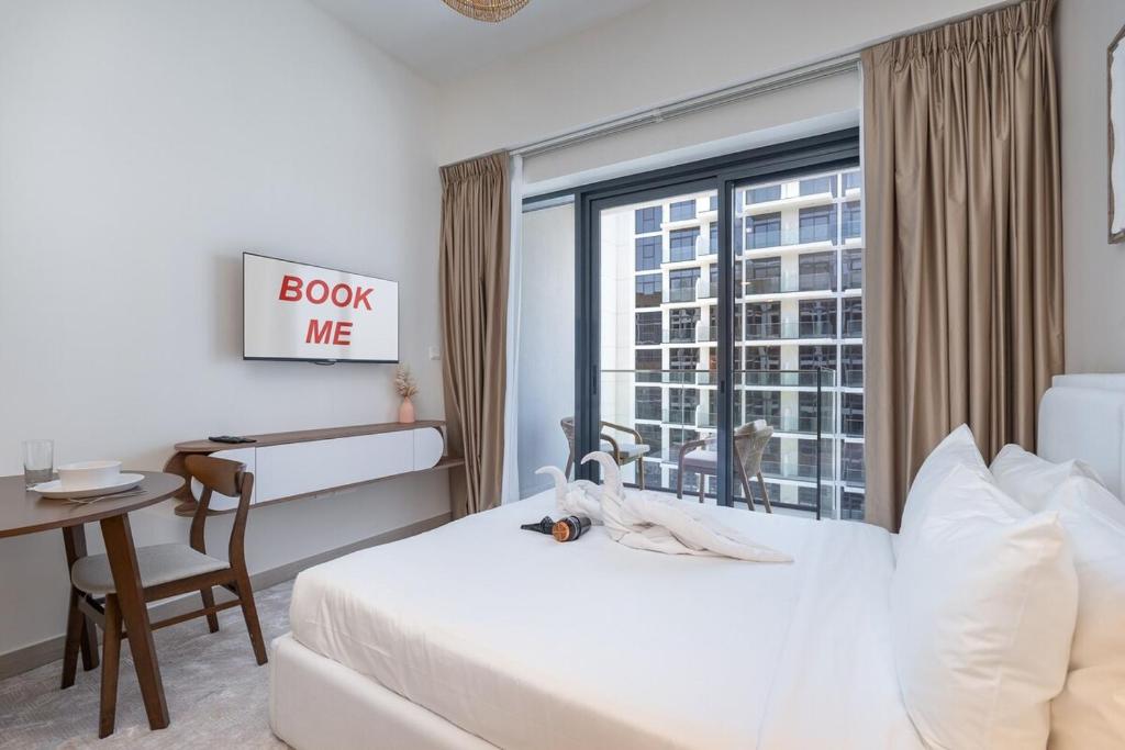 Immaculate studio great for 2 in Meydan, Dubái