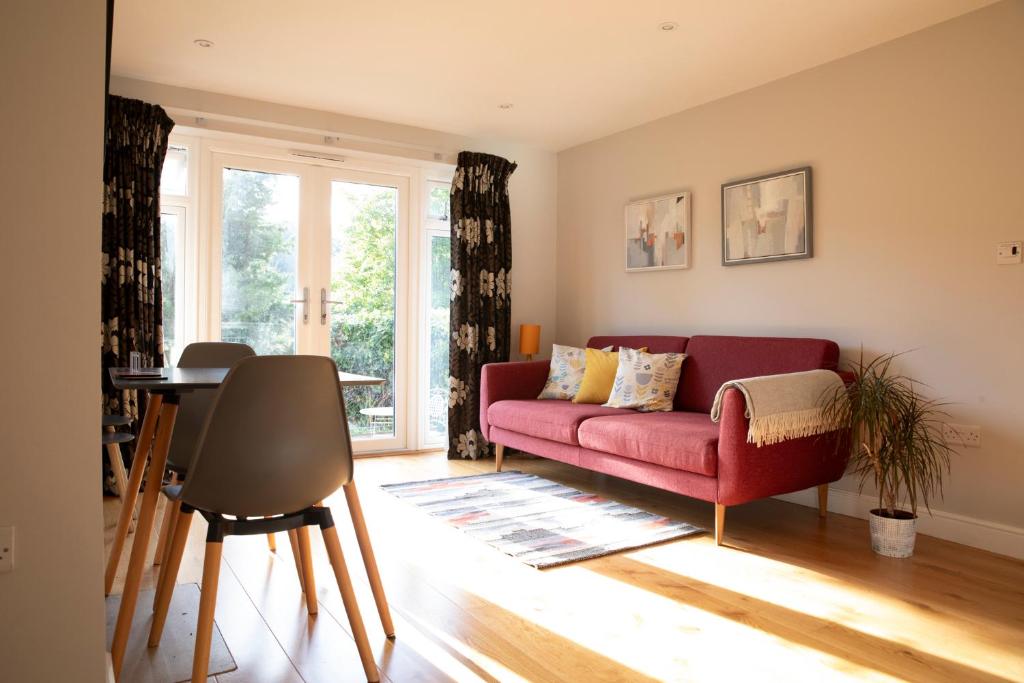 Stylish one bed apartment in the Stroud Valleys, Brimscombe