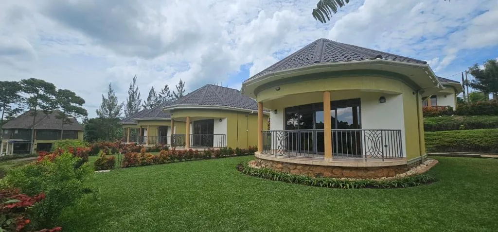 Kaije Country Cottages, hotel in Fort Portal