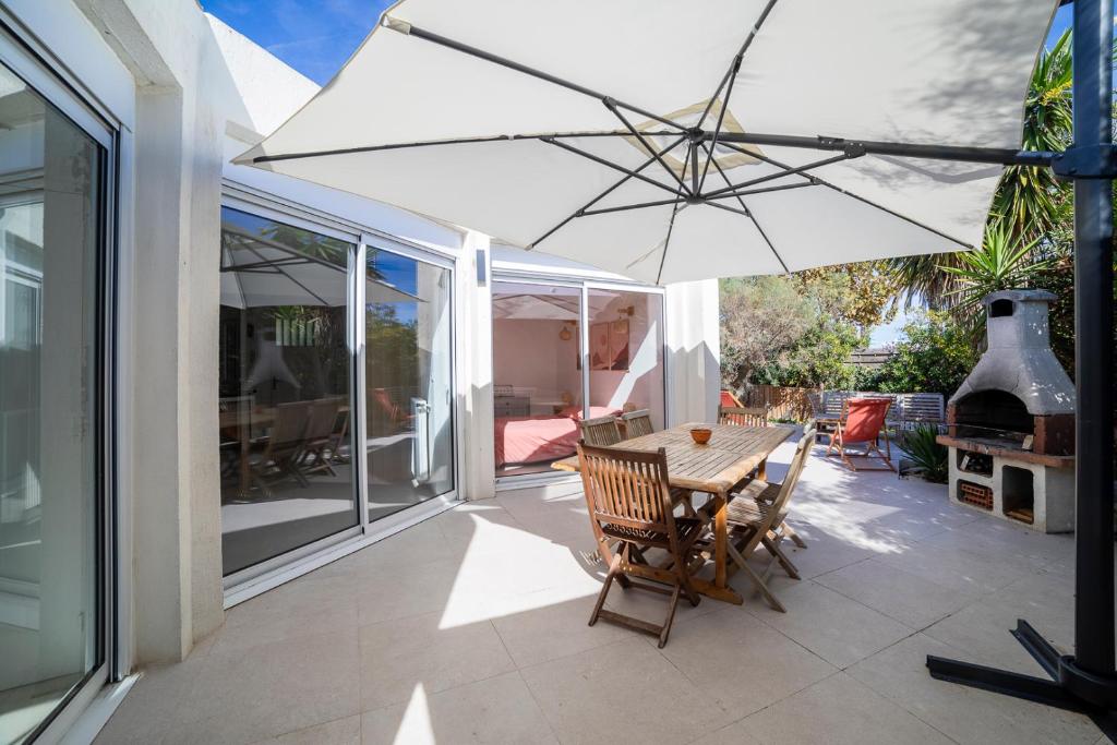 VILLA BORD DE MER 6 COUCHAGES AVEC JARDIN ET GARAGE - 1