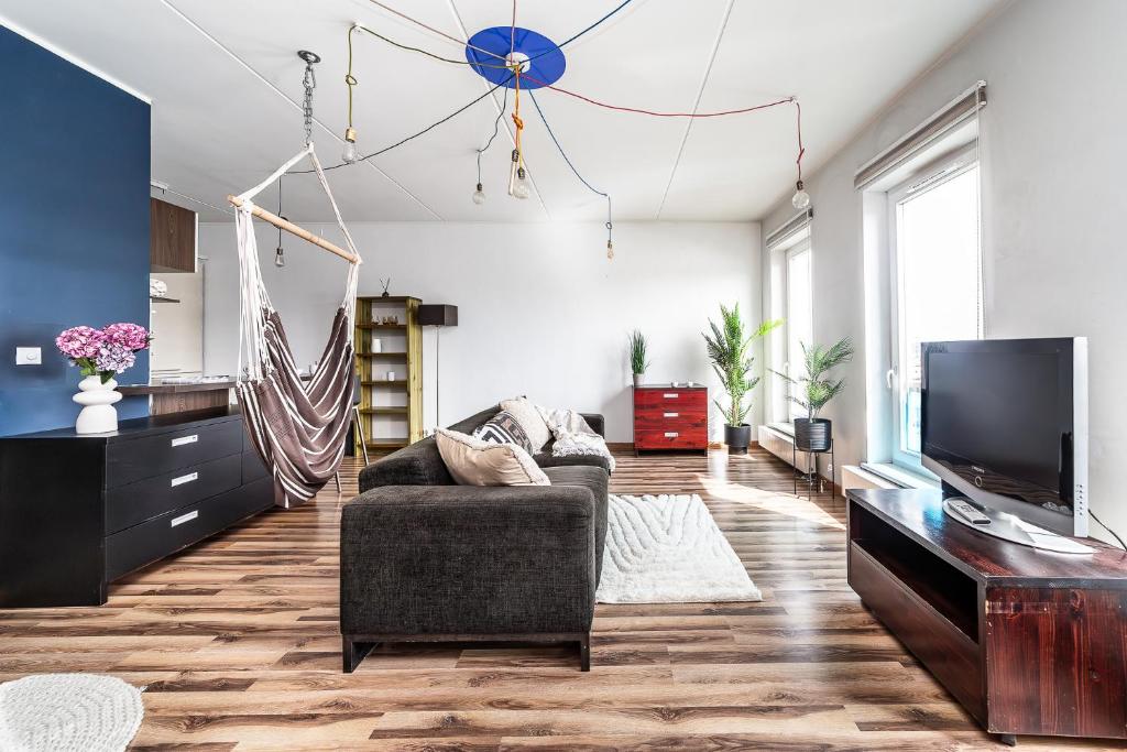 Top floor near ferry terminal - free parking, Tallinn