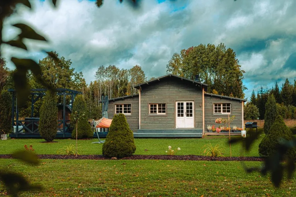 Ciemiņos, Hotel in Lieltirumi