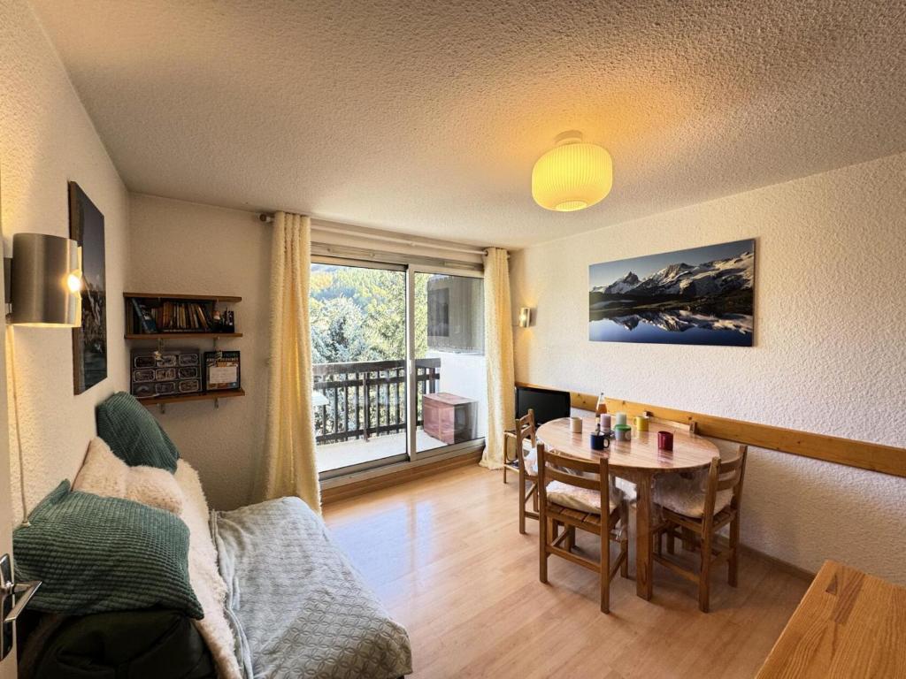 Résidence Bez - Appartement· Cœur de station · Parking privé & casier à skis MAE-3264, La Salle Les Alpes