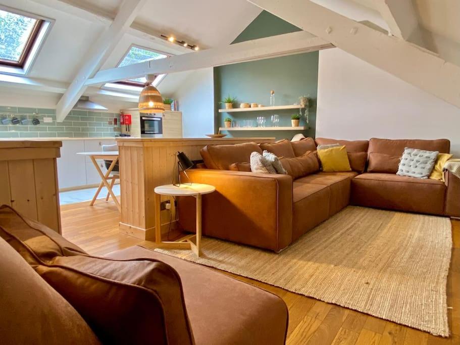 Stylish & Spacious Town Centre Duplex Apartment, Porthmadog