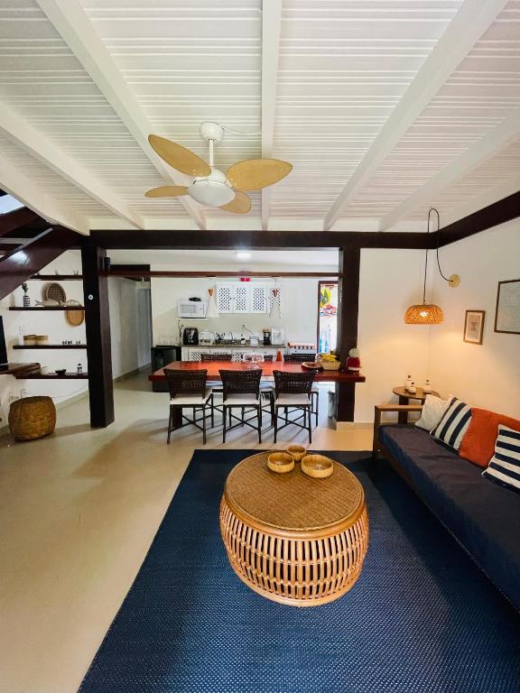 Casa em condomínio fechado com estrutura completa, Búzios