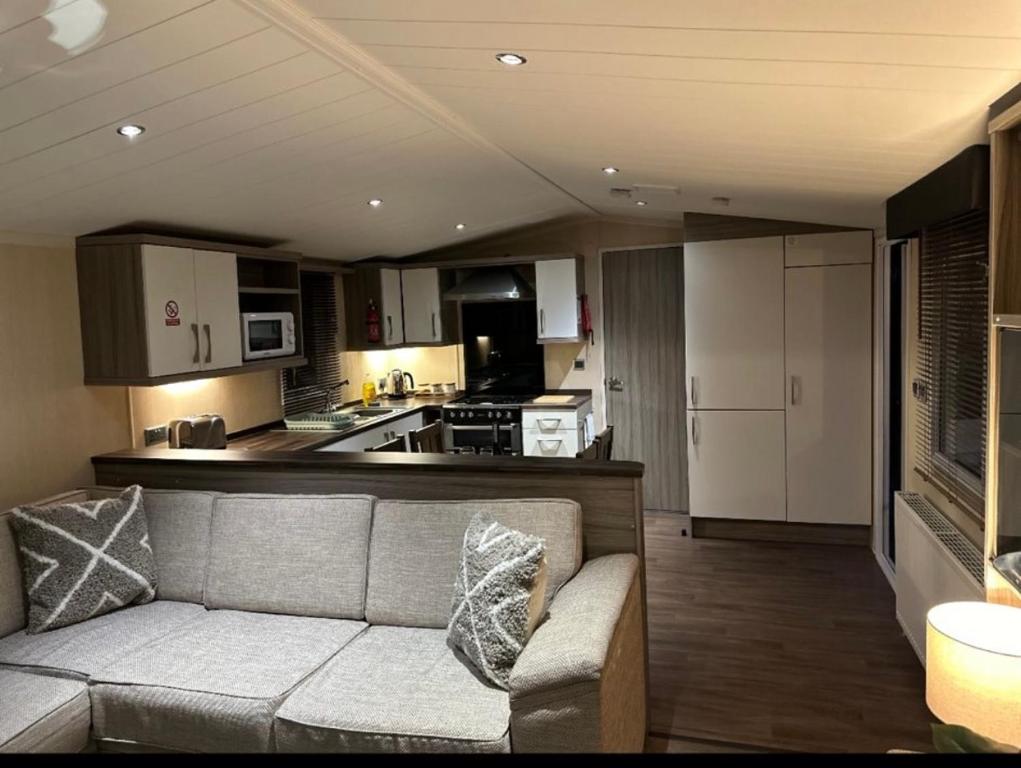 Luxurious 2 Bedroom Caravan, Longniddry