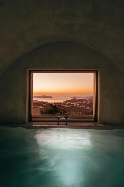 Aethra Vegan Caves, Pyrgos