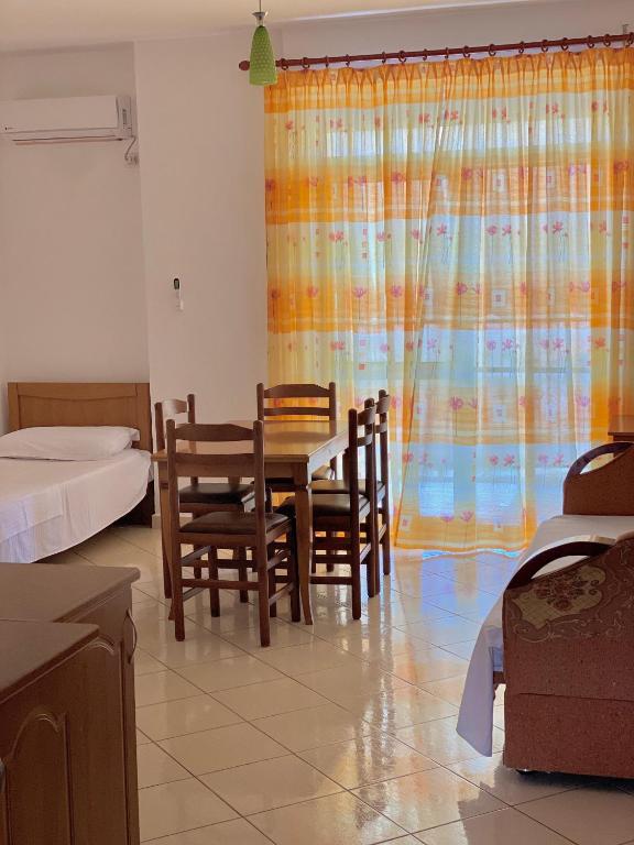 Seaside Bliss 3, Golem