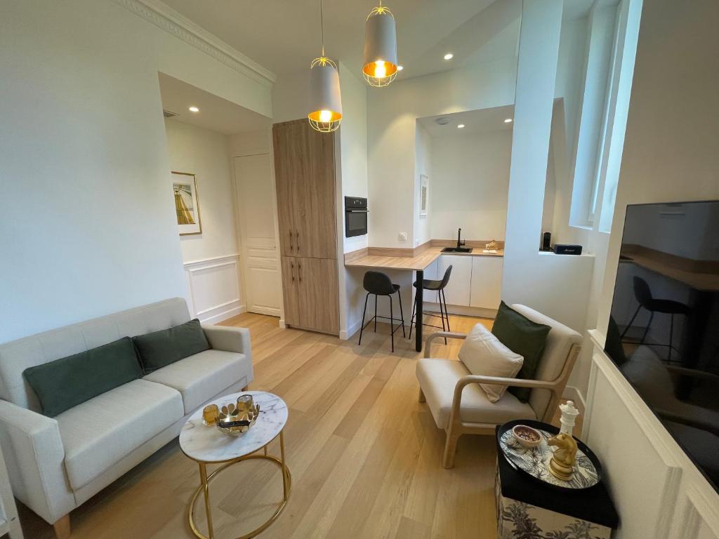 Appartements de charme du Général Leclerc - Place d'Erlon - Hypercentre - Gare - Reims - 1