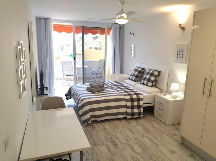 Studio Playa de la Arena, Puerto de Santiago