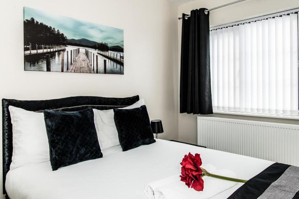 Kyoto House Central Derby I Very Spacious, Warm & Cosy I Netflixs 4 Bedrooms, Derby