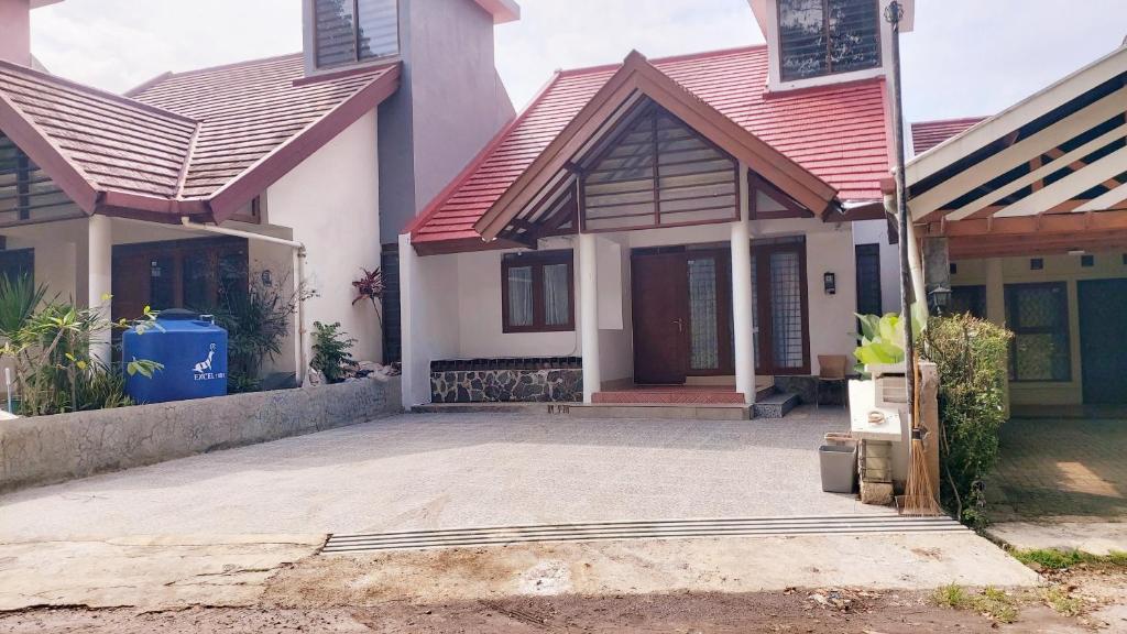 Vila Keluarga Syariah Mawar#9, Dago Resort, 3BR dengan View Pegunungan dan Fasilitas Premium