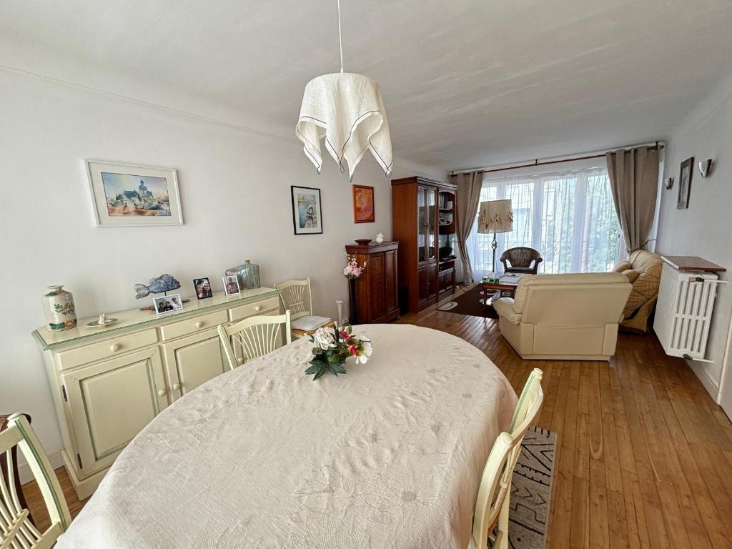 Appartement T3 avec garage et équipements complets - FR-1-197-612 - 1