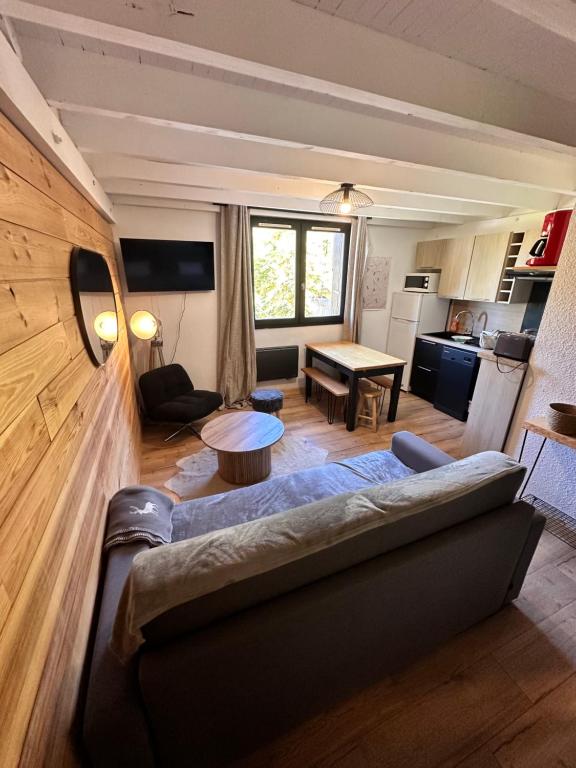 Studio avec mezzanine aménagée 2min des pistes, avec 1 chambre et 1 coin montagne - 2
