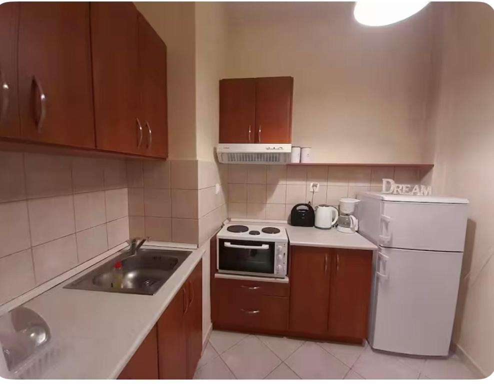 F5 studio near the sea, Volos