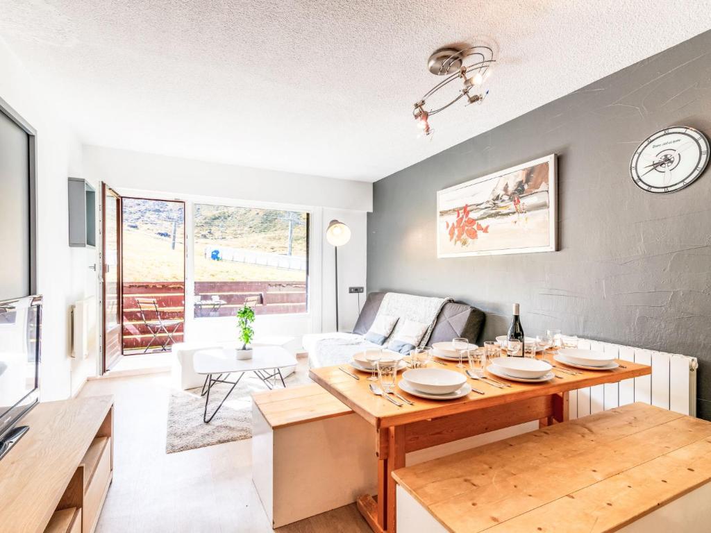 Studio Les Tommeuses - Val Claret-38 by Interhome - 2