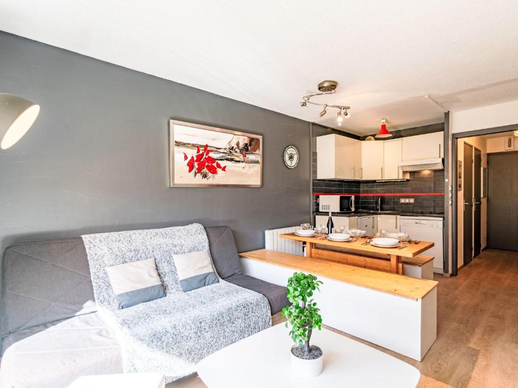 Studio Les Tommeuses - Val Claret-38 by Interhome - 4