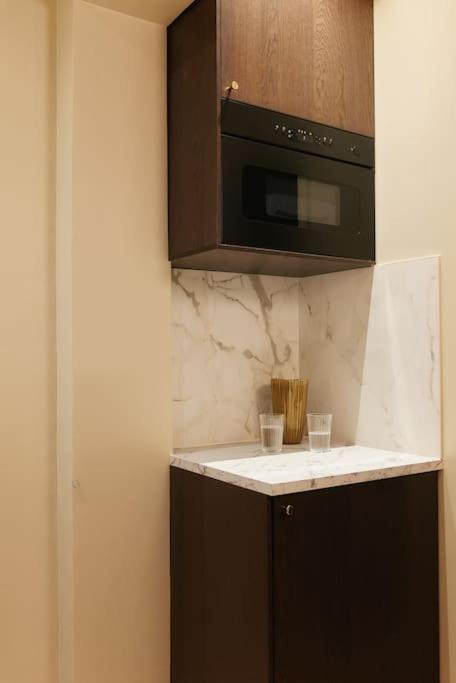 Versailles Suite - Duke Housing - 5