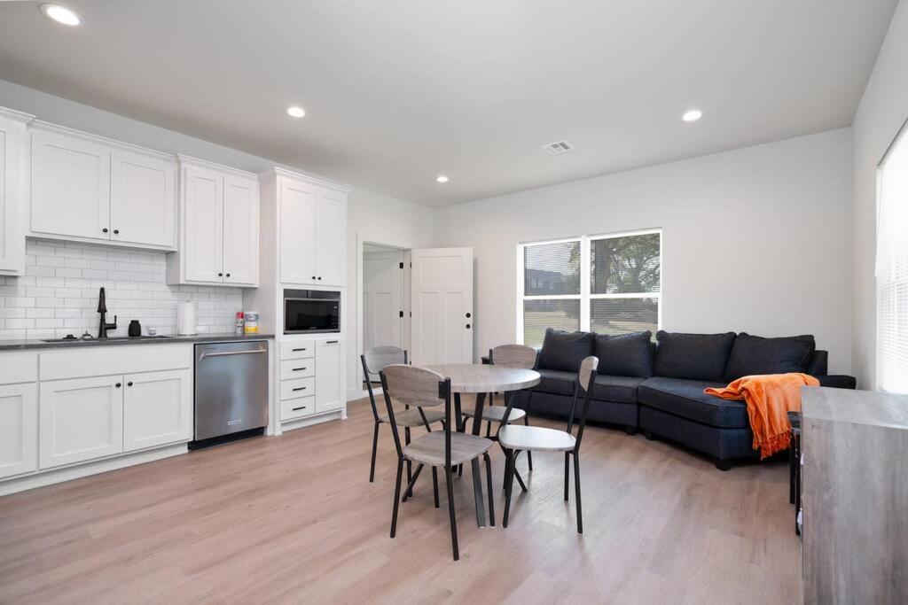 Unique Connected Two Side Home for Groups!, Tulsa