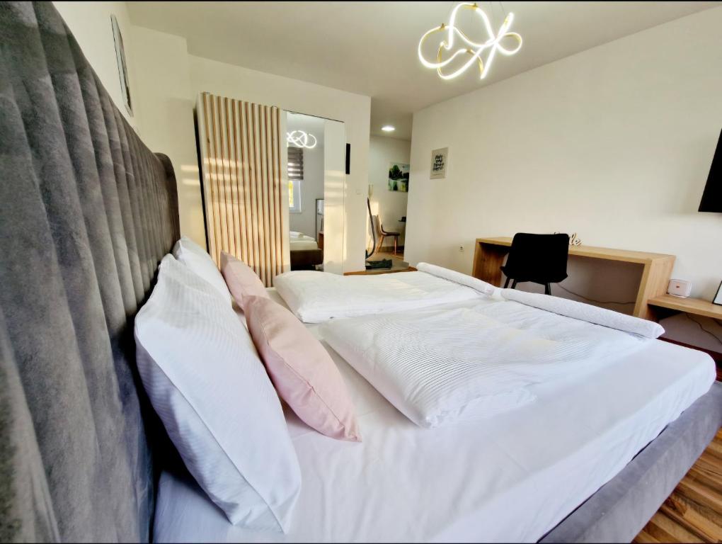 Infinity Apartment & Free Wifi & Free Parking, Sarajevo