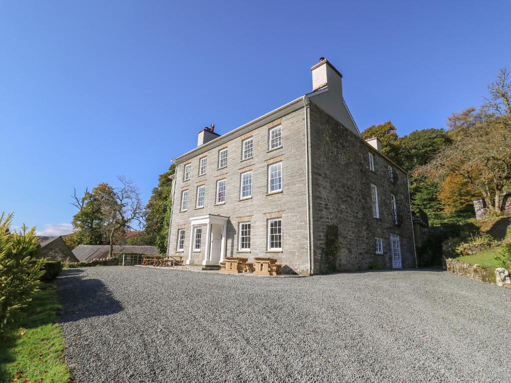 Llwynderw Hall, Llanwrtyd Wells