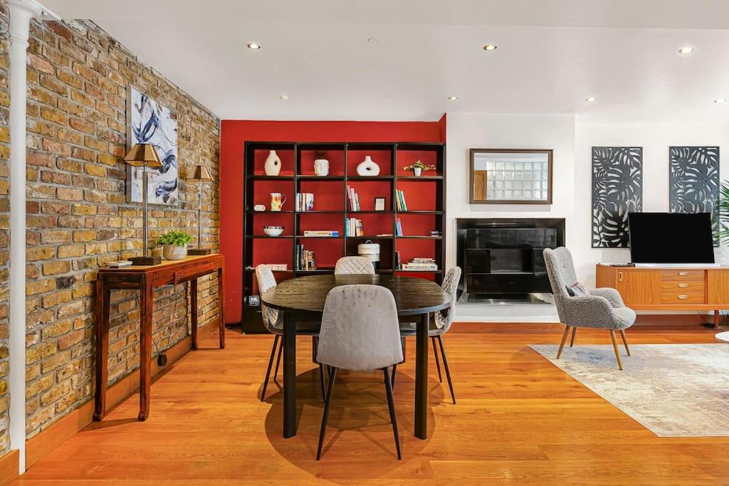 Stylish Home Next To Paddington Station, Londýn