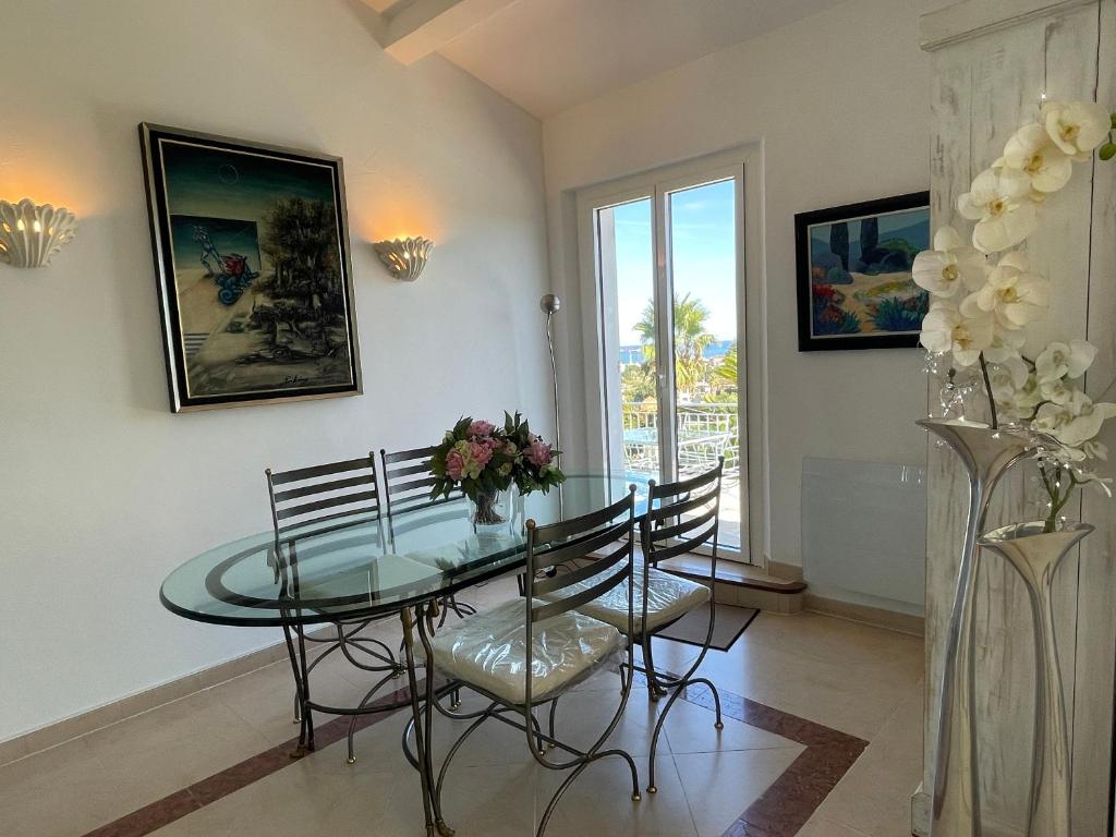 Luxe et calme avec vue mer panoramique à Antibes - 4