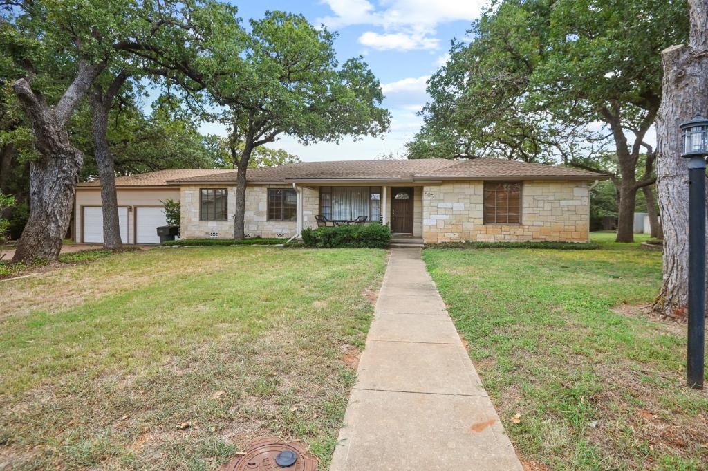 Kermit's Place, Fredericksburg