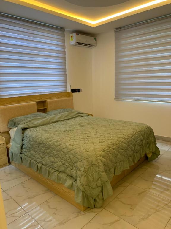 Cribs Access, Burma Camp