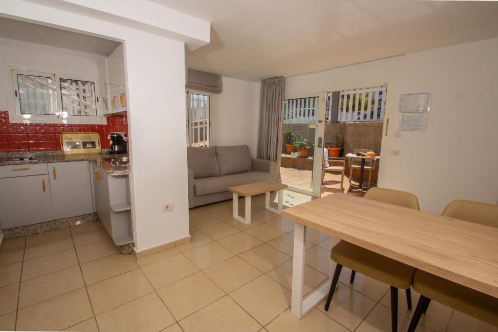 Apartamentos Cocoteros - 2