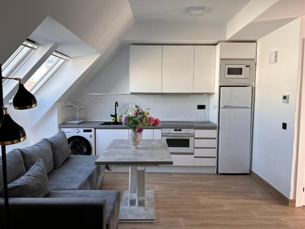New Central & Cosy Apartment at Fuengirola Beach - 1