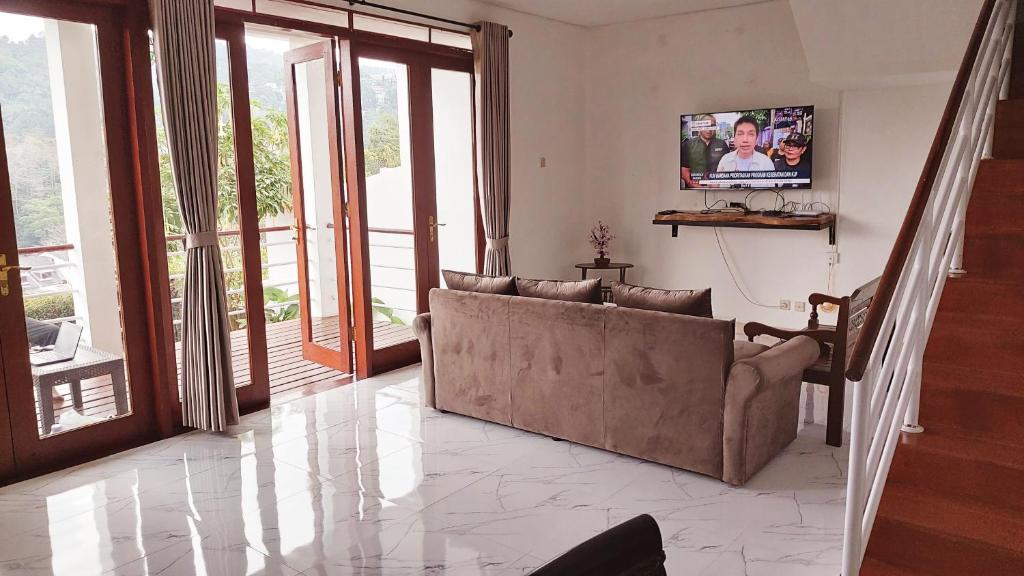 Vila Keluarga Syariah Mawar#9, Dago Resort, 3BR dengan View Pegunungan dan Fasilitas Premium