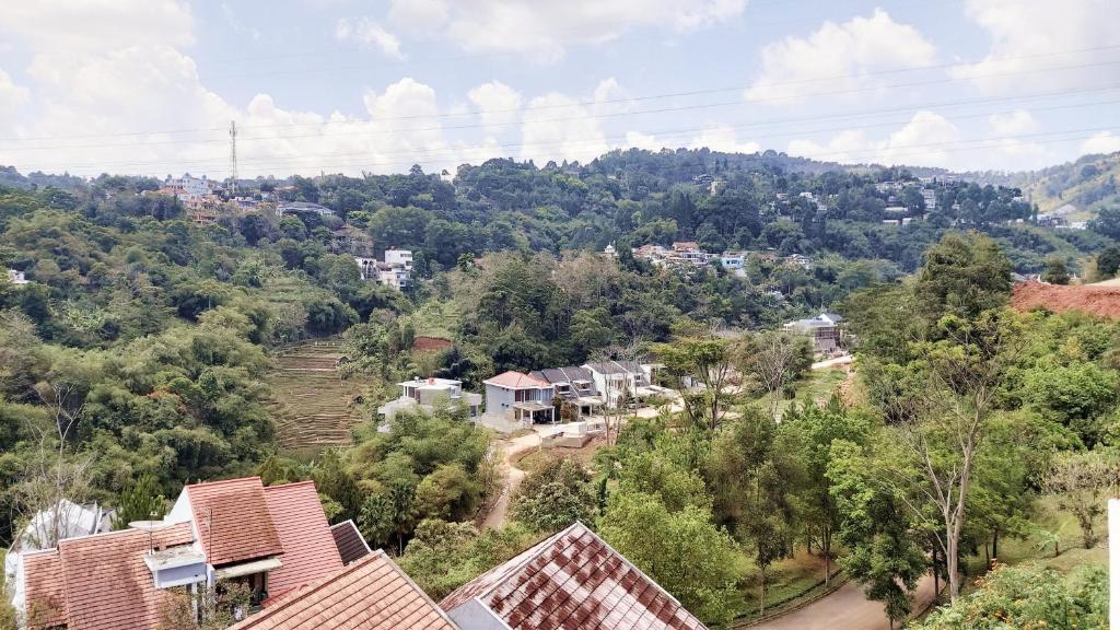 Vila Keluarga Syariah Mawar#9, Dago Resort, 3BR dengan View Pegunungan dan Fasilitas Premium