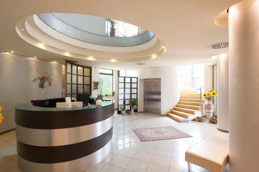 Hotel Le Ginestre フロント・ロビー