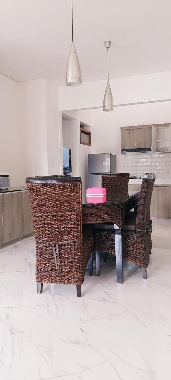 Vila Keluarga Syariah Mawar#9, Dago Resort, 3BR dengan View Pegunungan dan Fasilitas Premium