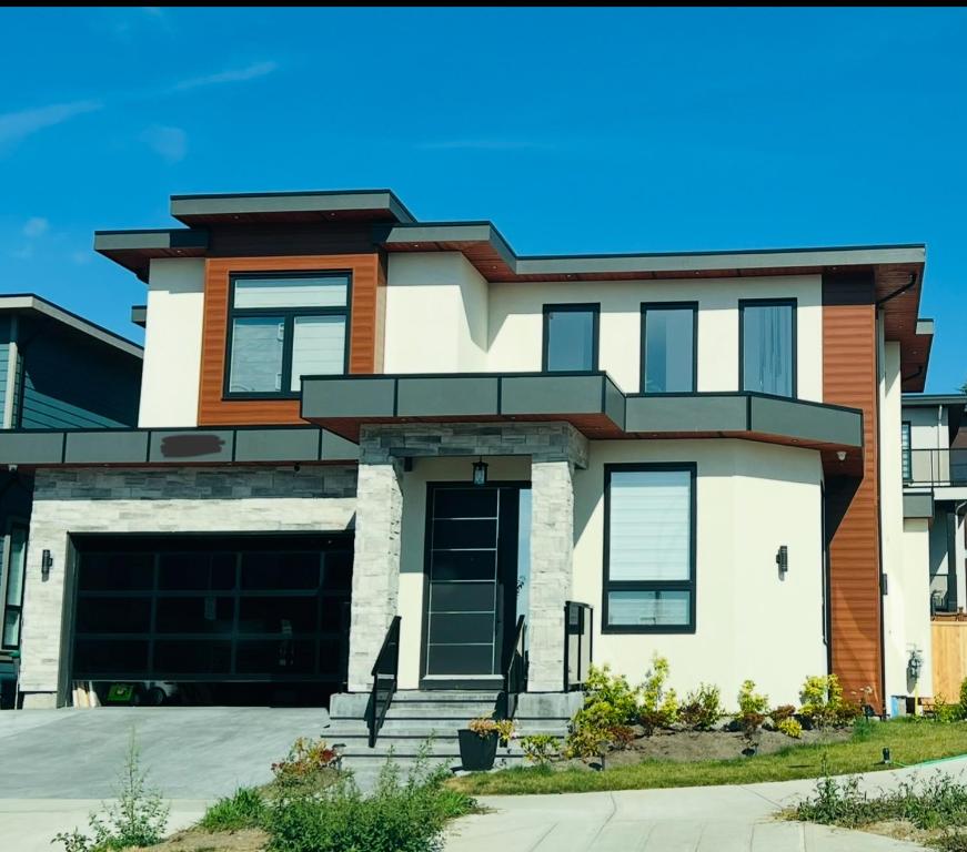 New & Modern 2 bedroom suite, Surrey