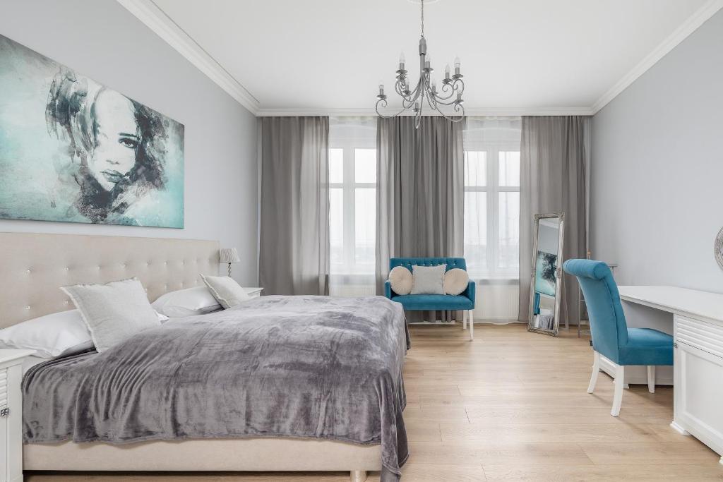 Stylish Apartment with River View and Desk for Remote Work in Szczecin by Noclegi Renters, Štetín