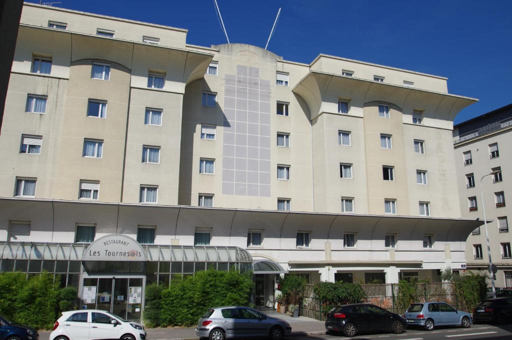 Exterior view, Hotel Saphir Lyon in Lyon
