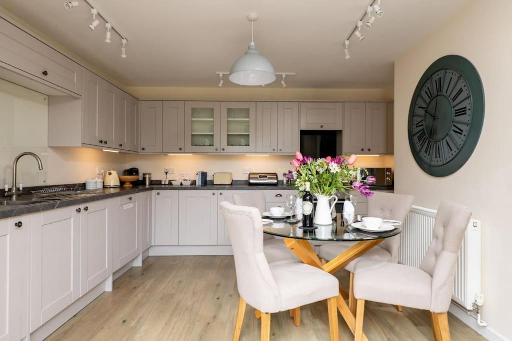 Ground Wing - Norfolk Cottage Agency, Norwich