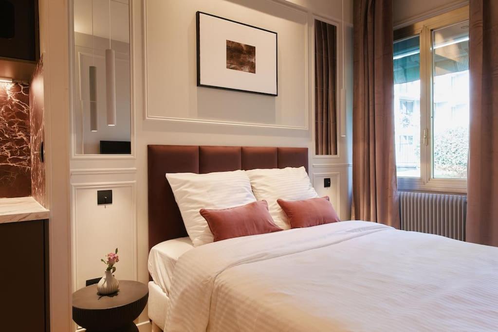 Rosso Levanto Room - Duke Housing - 4