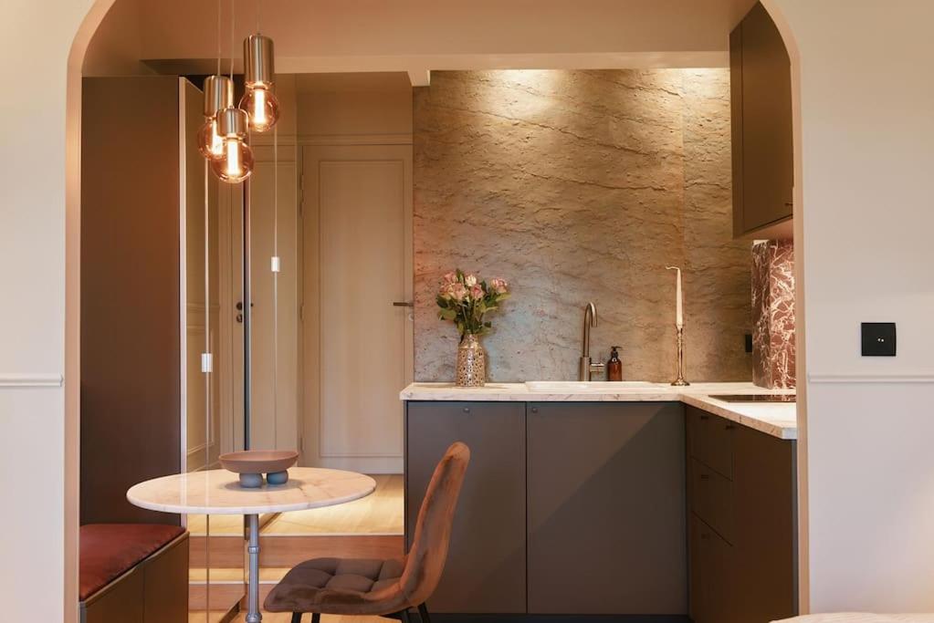 Rosso Levanto Room - Duke Housing - 5