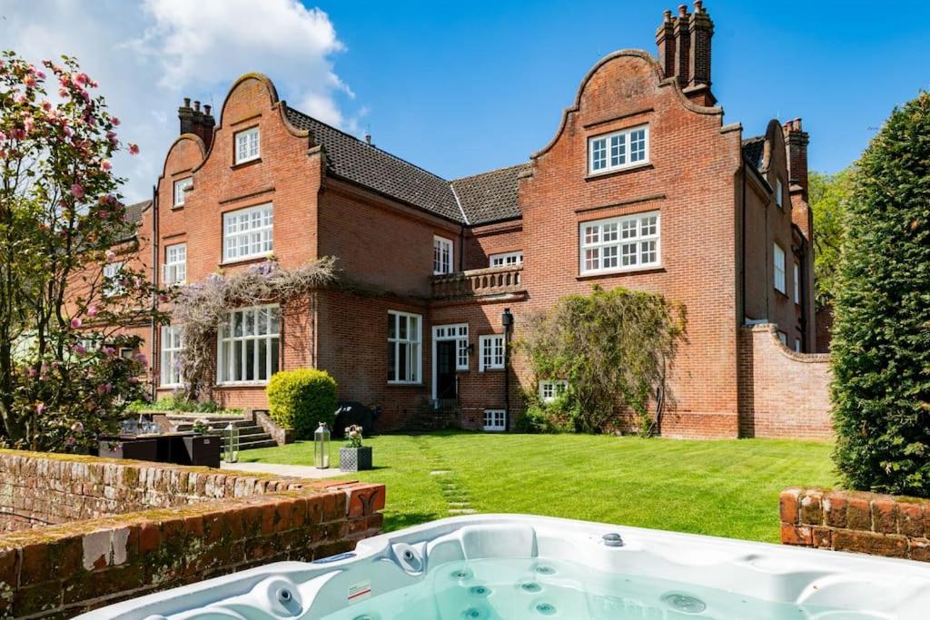 Gresham Hall - Norfolk Cottage Agency, Norwich