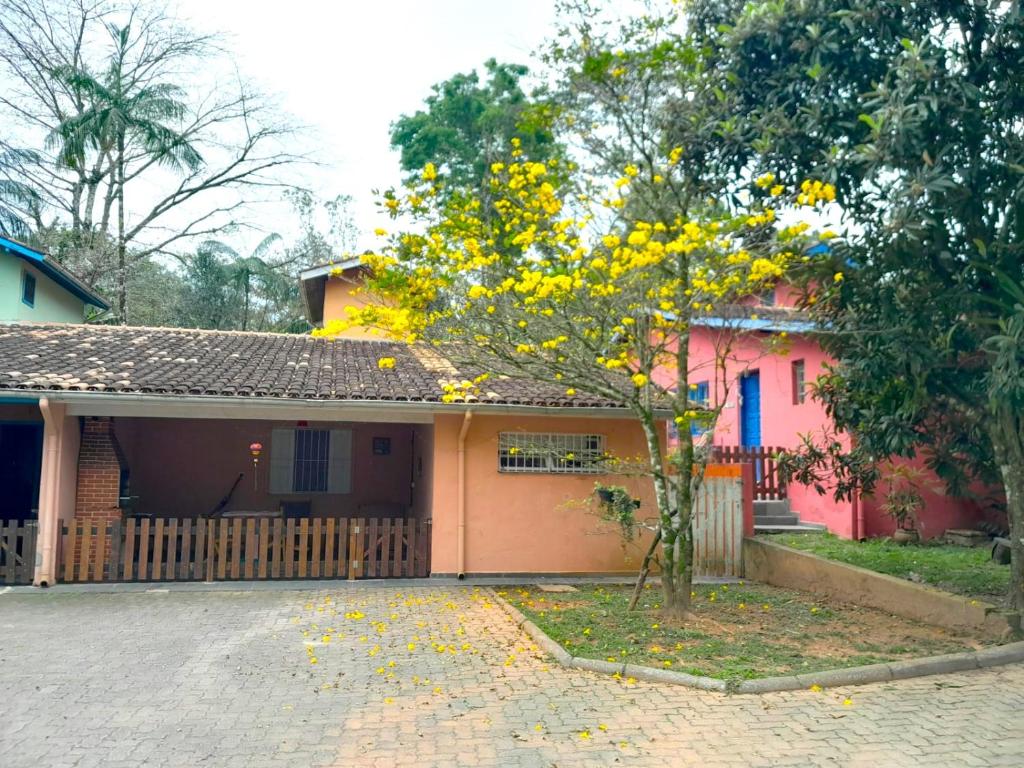 Aconchego 3 dorms, piscina, churrasq em Condomínio Fechado, Boicucanga