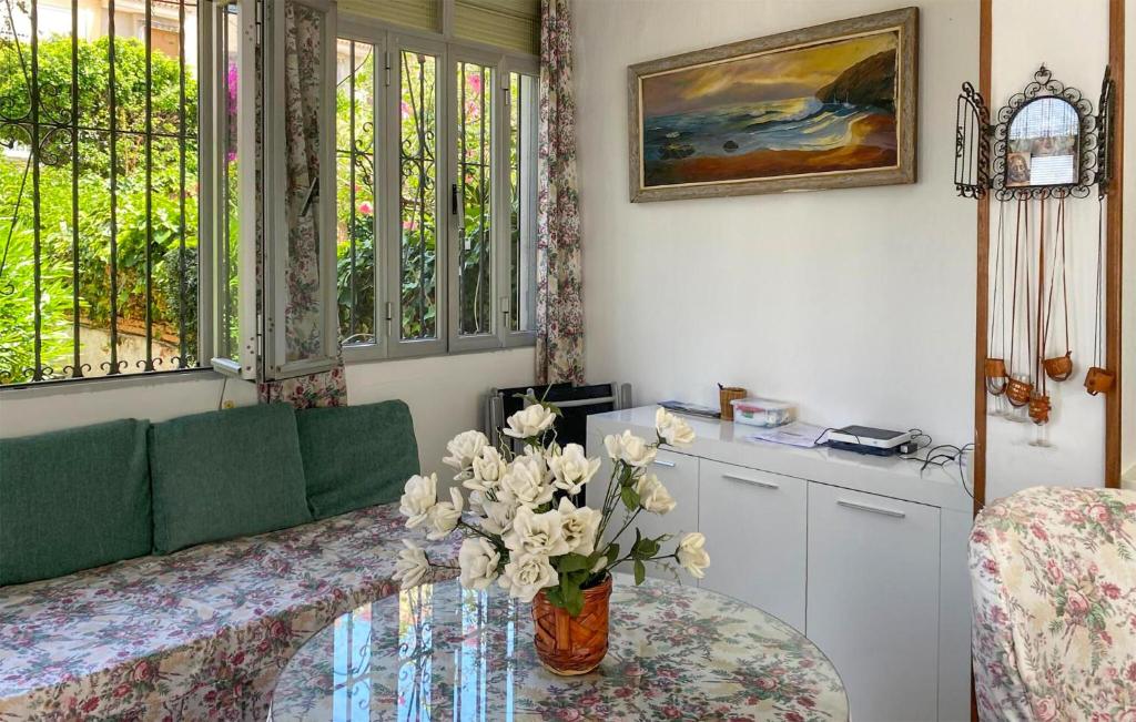 Gorgeous Home In Malaga - 5